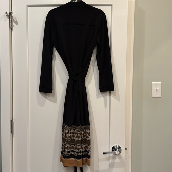 T Tahari Stretch Wrap Dress Small - Picture 4 of 6